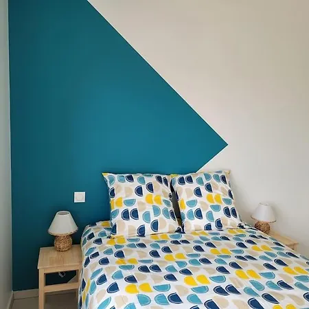 De L'atelier 15 Personnes Hébergement de vacances Grazac (Auvergne)